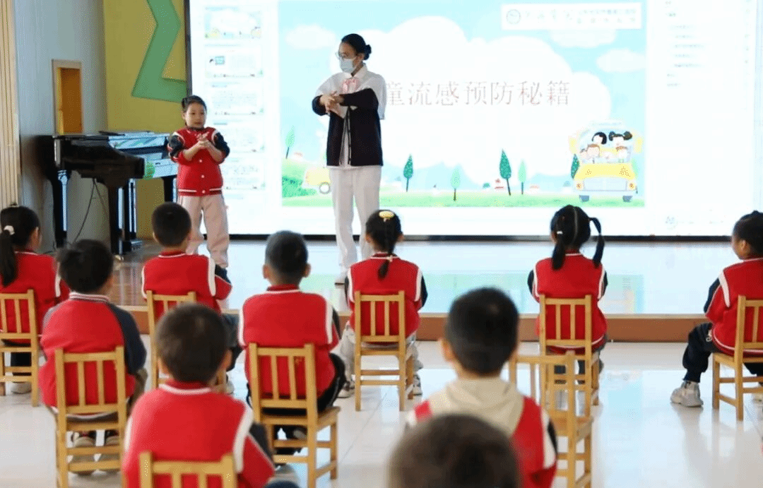 守护童心健康!玲珑英诚医院医护人员走进玲珑集团…