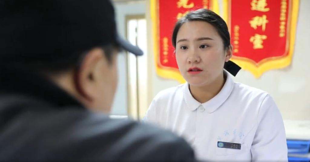 危急时刻显担当!玲珑英诚医院护士长路遇倒地患者…